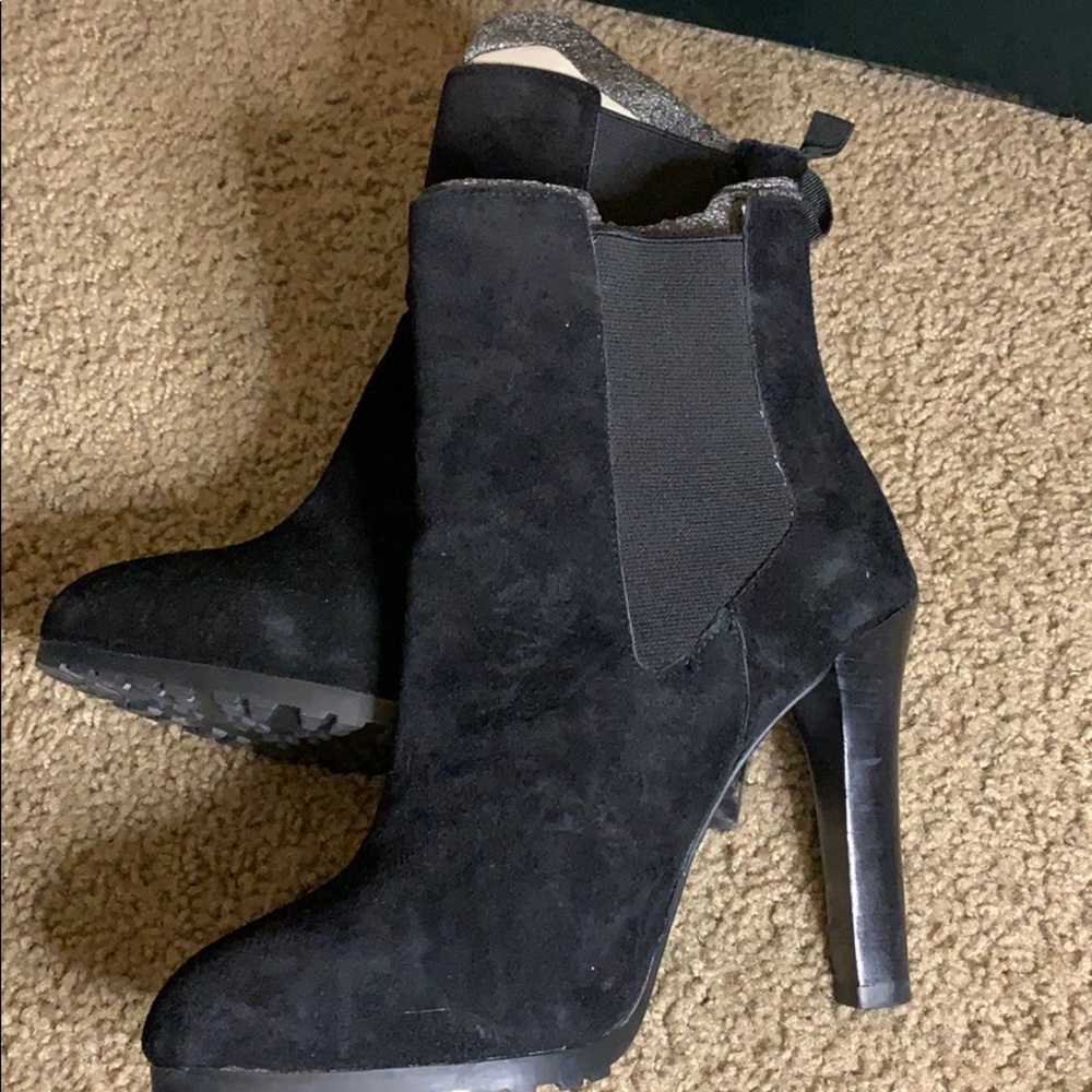 Shoes - Picture 4 of 4